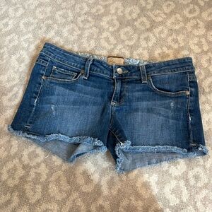 Paige premium denim low rise shorts. Size 26. Pop 98% cotton 2% spandex.